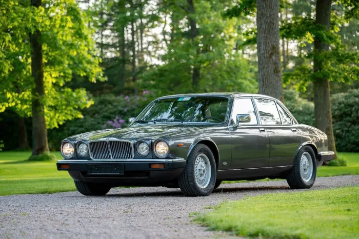 Jaguar XJ12