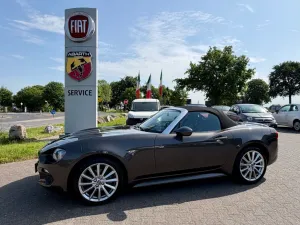 Fiat 124 Spider Lusso Bose*LED*Vollleder*Top Gepfelgt