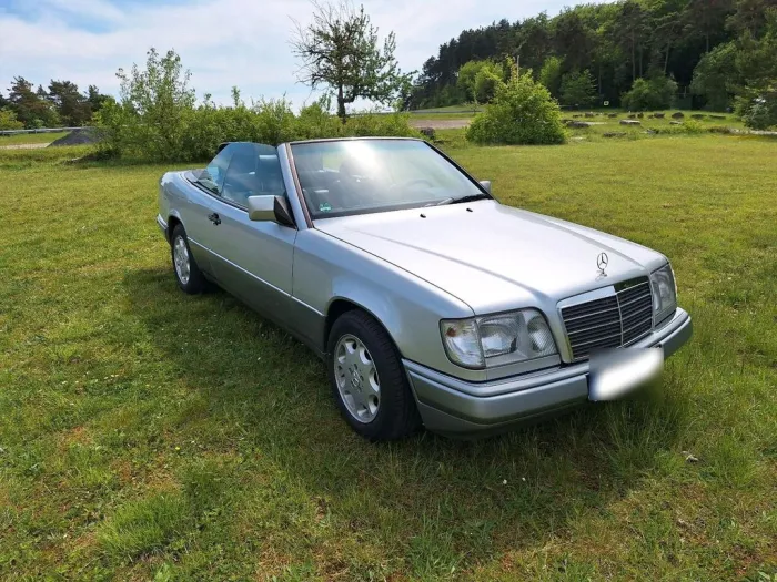Mercedes-Benz Mercedes 124C E220 Cabrio (Oldtimer)