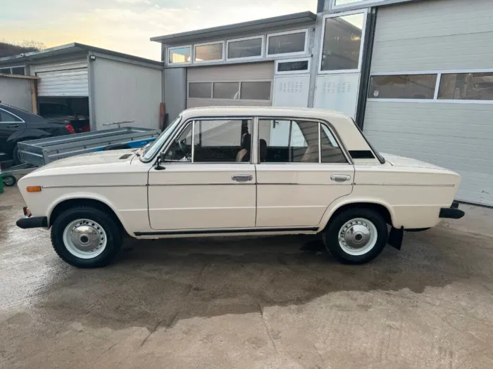Lada 2106