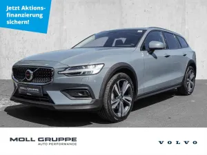 Volvo V60 Cross Country B4 AWD Plus Pano LED