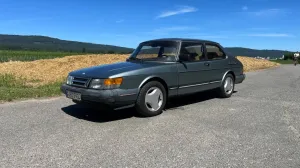 Saab 900