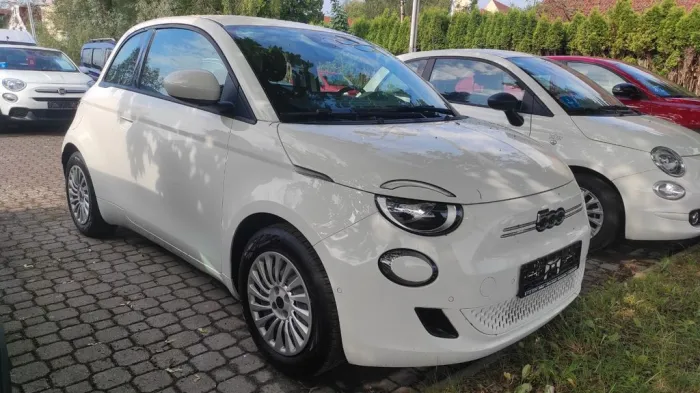 Fiat 500e Kamera , PDC, etc...
