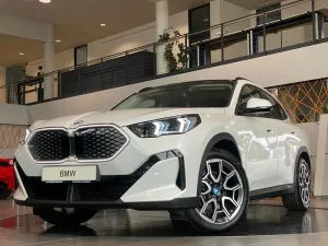 BMW iX2 xDrive30 InnovP Memory Pano H&K ACC AHK 360°