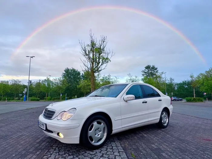 Mercedes-Benz Mercedes C240 V6 W203 - TÜV 09.2027 - CarPlay 