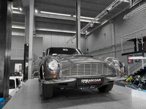 Aston Martin DB6