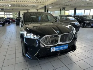 BMW iX2  eDrive20 M Sport AHK Allwettereifen Alcanta