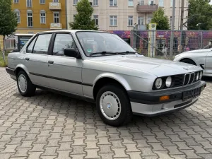 BMW 316 i E30 / 1.HAND / SCHIEBEDACH/ KEIN ROST