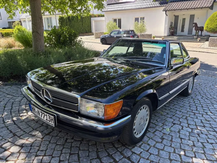 Mercedes-Benz SL 560