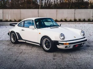 Porsche 930 Turbo 3.3 / Grand Prix White / Heated Seats 
