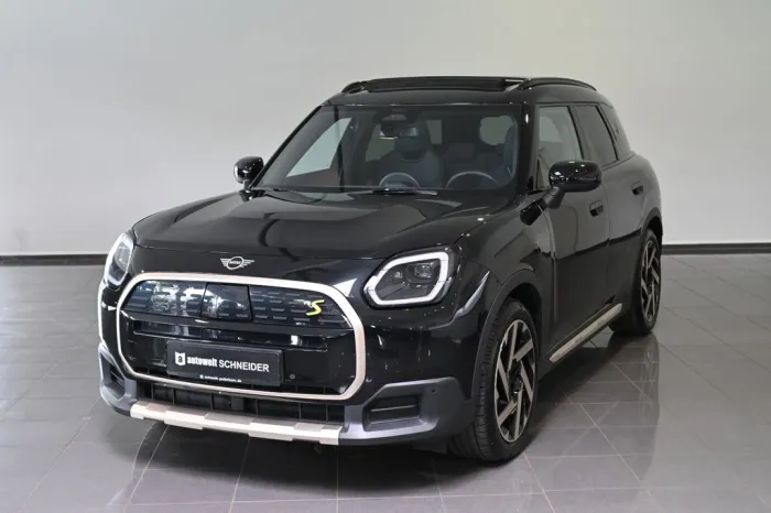 MINI Countryman SE (Cooper) ALL4 Favoured Trim Pano 