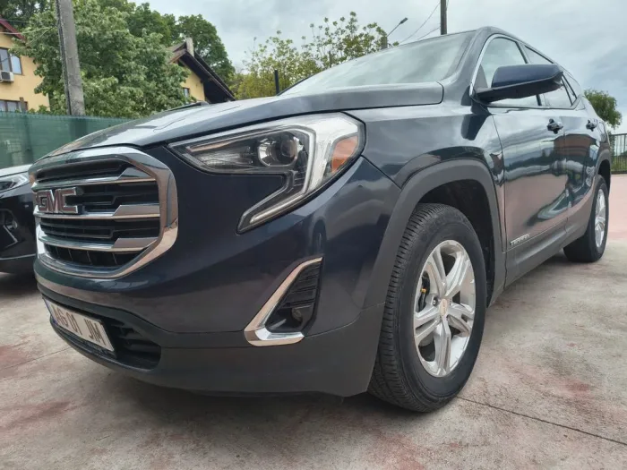 GMC Terrain 4x4 LOw MILEAGE