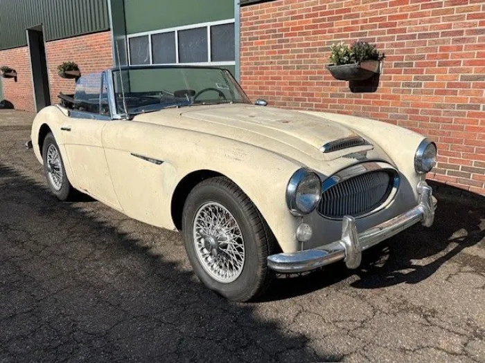 Austin Healey 3000 BJ8 1966 OLD ENGLISH WHITE
