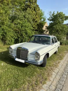 Mercedes-Benz 250 S W108
