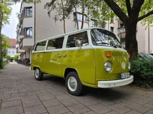 Volkswagen VW T2b 1977 Vollrestauriert, Neuer Motor, Camper