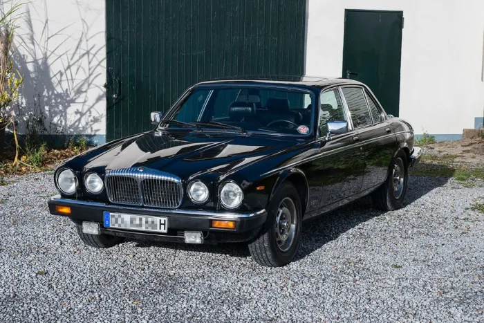 Jaguar XJ12 - Daimler Double Six Serie III