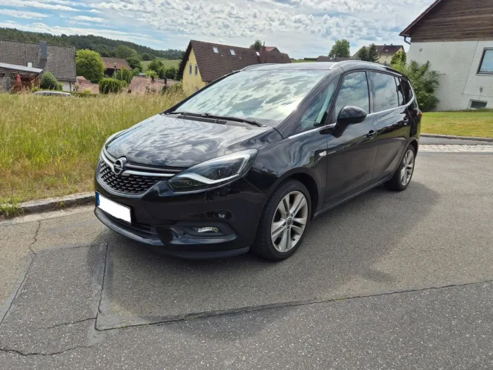 Opel *Zafira 1.6 DI Turbo 125kW Ultimate Ausstattung*