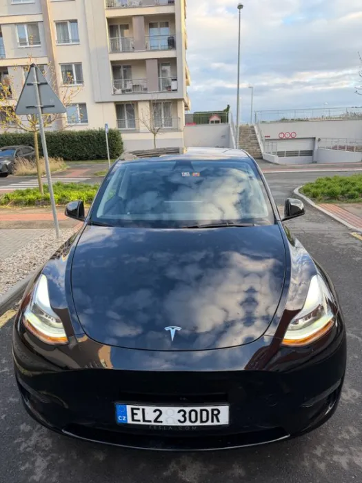 Tesla model Y Performance AWD, All Black, 2x 21