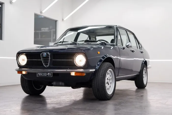 Alfa Romeo Alfetta 1.6--SCUDO STRETTO--