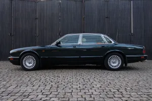 Jaguar XJ12