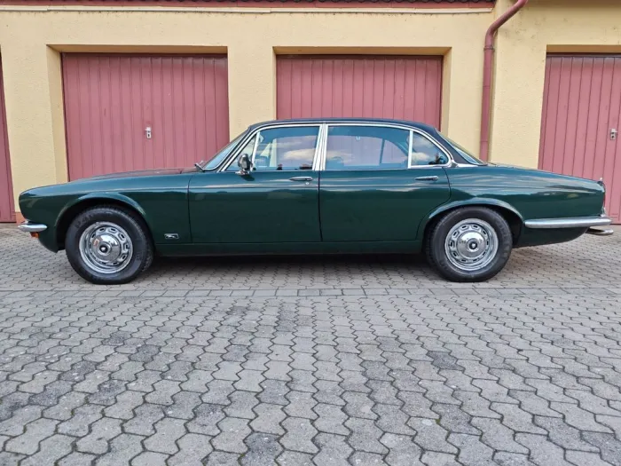 Jaguar XJ12