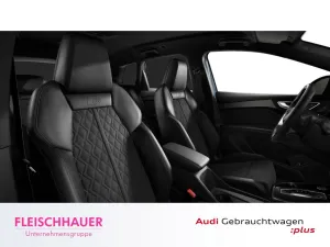 Audi Q4 45 quattro S-Line+Matrix+AHK+TopView+Navi+Car