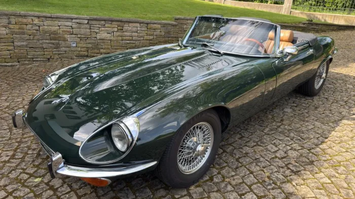 Jaguar E-TYPE V12 CABRIOLET 