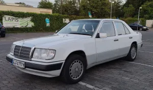 Mercedes-Benz W124 200D