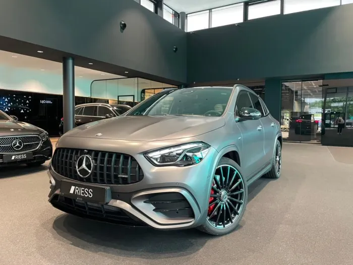 Mercedes-Benz AMG GLA 45 S 4MATIC+ 360 ACC AHK AUT DynLicht LM