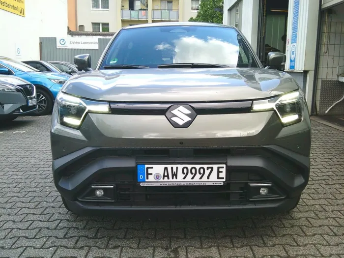 Suzuki e Vitara 128 kW eAxle Comfort+