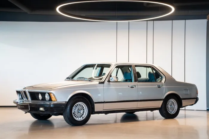 BMW 728i