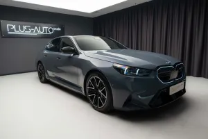BMW M5 Limousine Basis