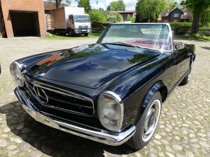 Mercedes-Benz SL 230