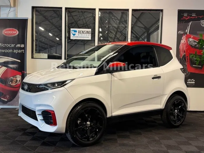 Aixam GTO Sport White on Red Mopedauto Microcar 45 KM