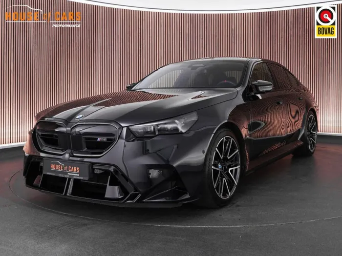 BMW M5 -BTW-auto-Carbon ext.-Bowers&Wilkins-head-up-