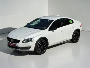 Volvo S60 Cross Country D4 Summum BI-XEN*NAVI*KAM*AHK