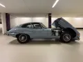 Jaguar Hellblauer Jaguar E-Type 