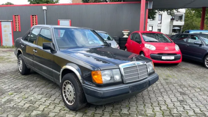 Mercedes-Benz 200