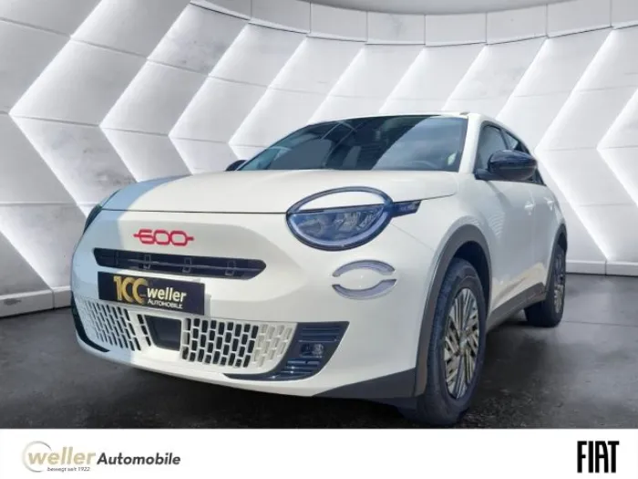 Fiat 600e Red 54 kWh Parksensoren Klima CarPlay Andro