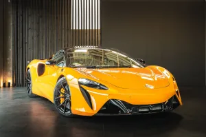 McLaren Artura Spider - Alcantara - Bowers & Wilkins 