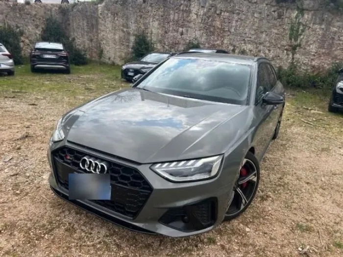 Audi S4 AVANT TDi BLACK TEMPOMAT/LED/SIDE/CARPLAY/VC