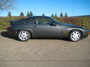 Porsche 928 S4