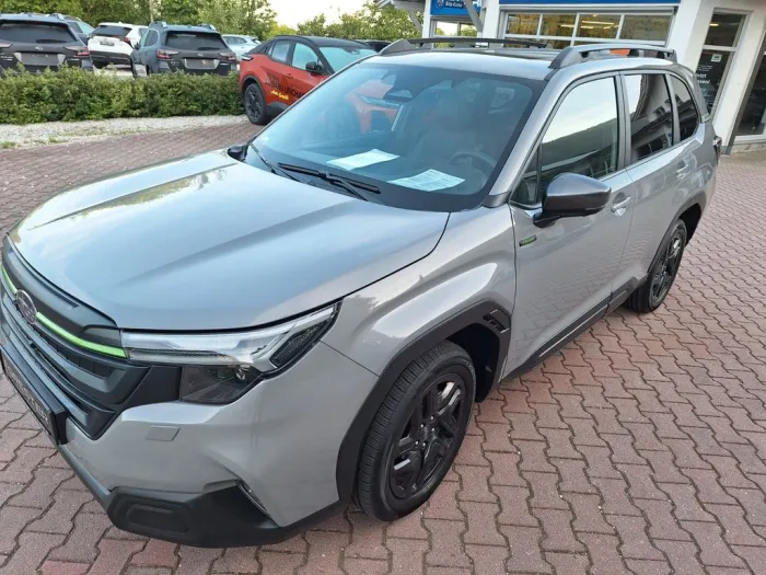 Subaru Forester 2.0ie EDIT. EXCLUSIVE CROSS Lin.