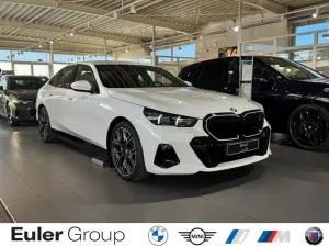 BMW i5 eDrive40 Limousine Sportpaket HUD AHK-klappba