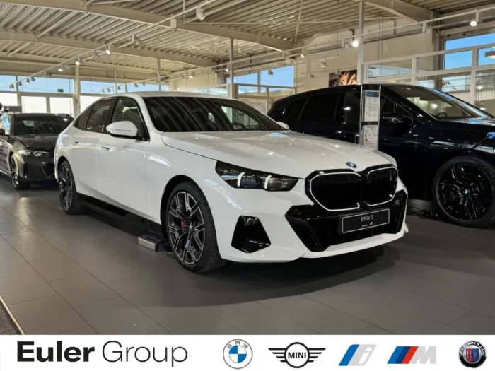 BMW i5 eDrive40 Limousine Sportpaket HUD AHK-klappba