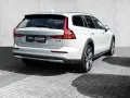 Volvo V60 Cross Country B4 AWD Ultimate Pano Head UP 3
