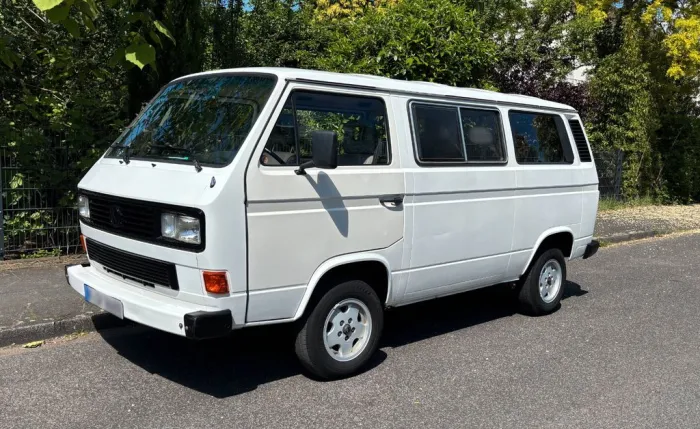 Volkswagen T3 Caravelle WBX MV H-Gutachten AHK Schlafbank