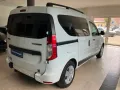 Dacia Dokker 1.6 SCe 100 Rollstuhlrampe