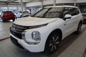 Mitsubishi Outlander 2.4L PHEV TOP Luxury-Paket