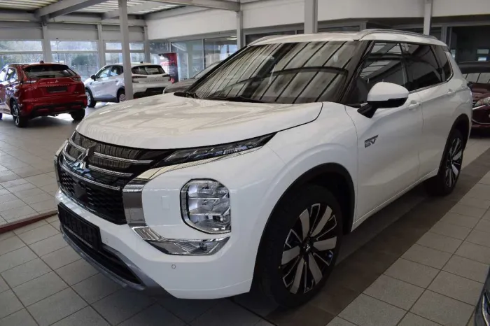 Mitsubishi Outlander 2.4L PHEV TOP Luxury-Paket